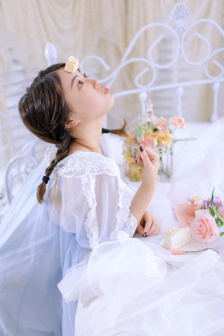 放荡三个女邻居